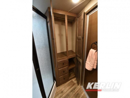 New 2025 Lakota Charger 8313 RKB