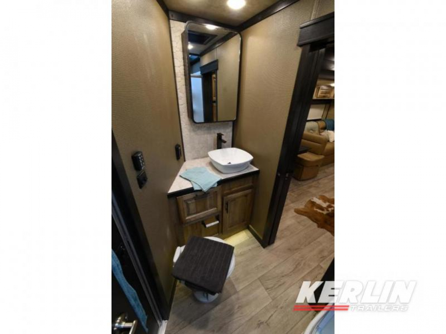 New 2025 Lakota Bighorn 8417T