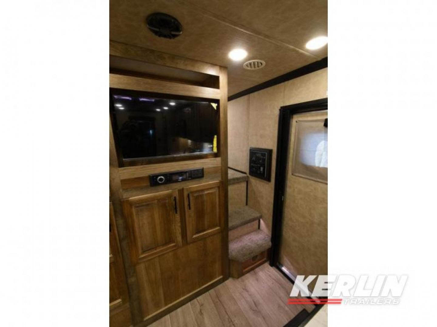 New 2025 Lakota Bighorn 8417T