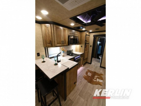 New 2025 Lakota Bighorn 8417T