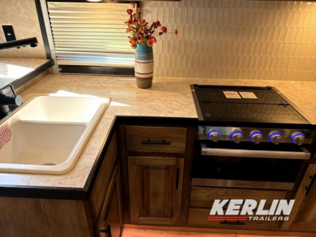 New 2025 Lakota Bighorn 8417T