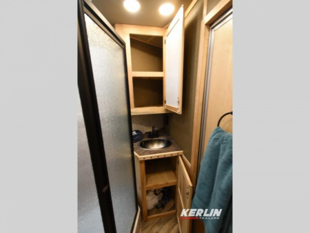 New 2026 Lakota Infinity 8313 SR