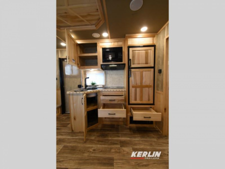 New 2026 Lakota Infinity 8313 SR