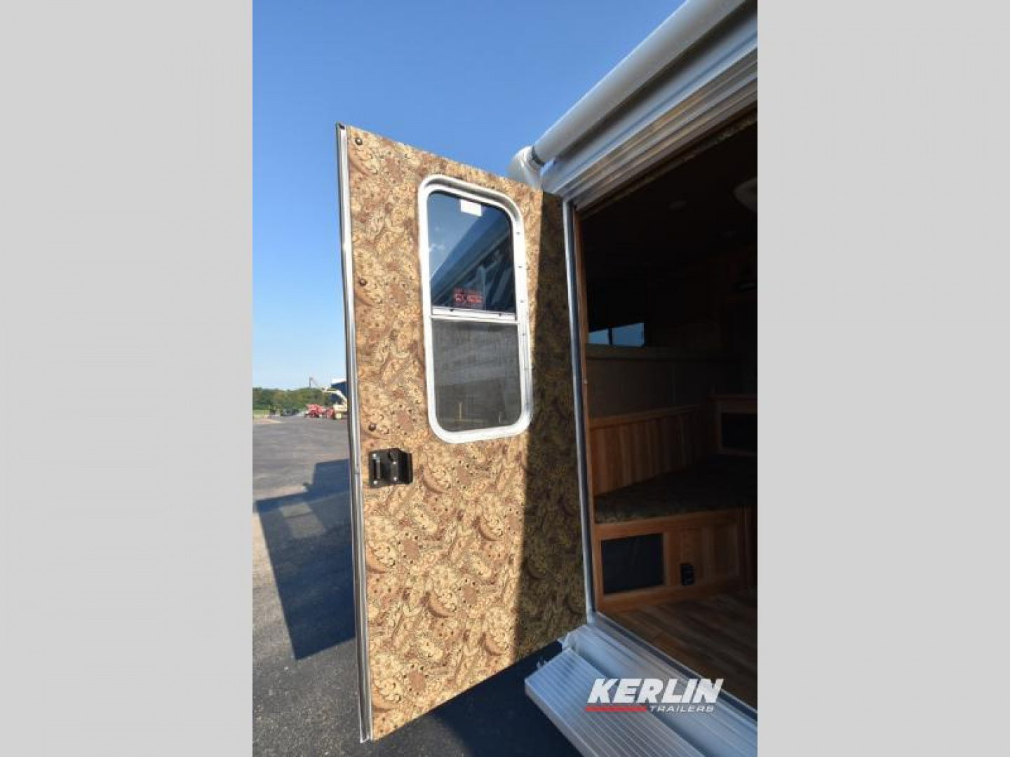 Used 2014 4 Star Sierra 3 horse