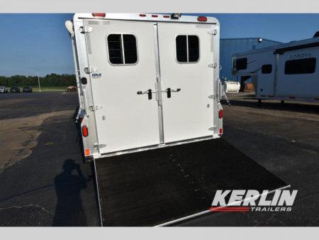 Used 2014 4 Star Sierra 3 horse