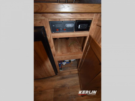 Used 2014 4 Star Sierra 3 horse