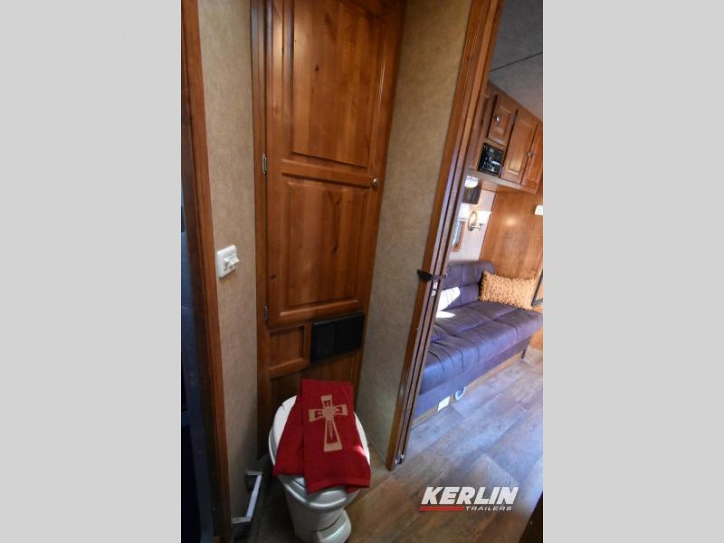 Used 2015 Kiefer Genesis 8410