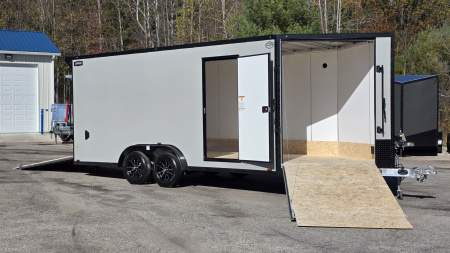 New 7.5 X 18 SNOWMOBILE ENCLOSED ALL ALUMINUM LIGHTNING POLYCOR EXTERIOR