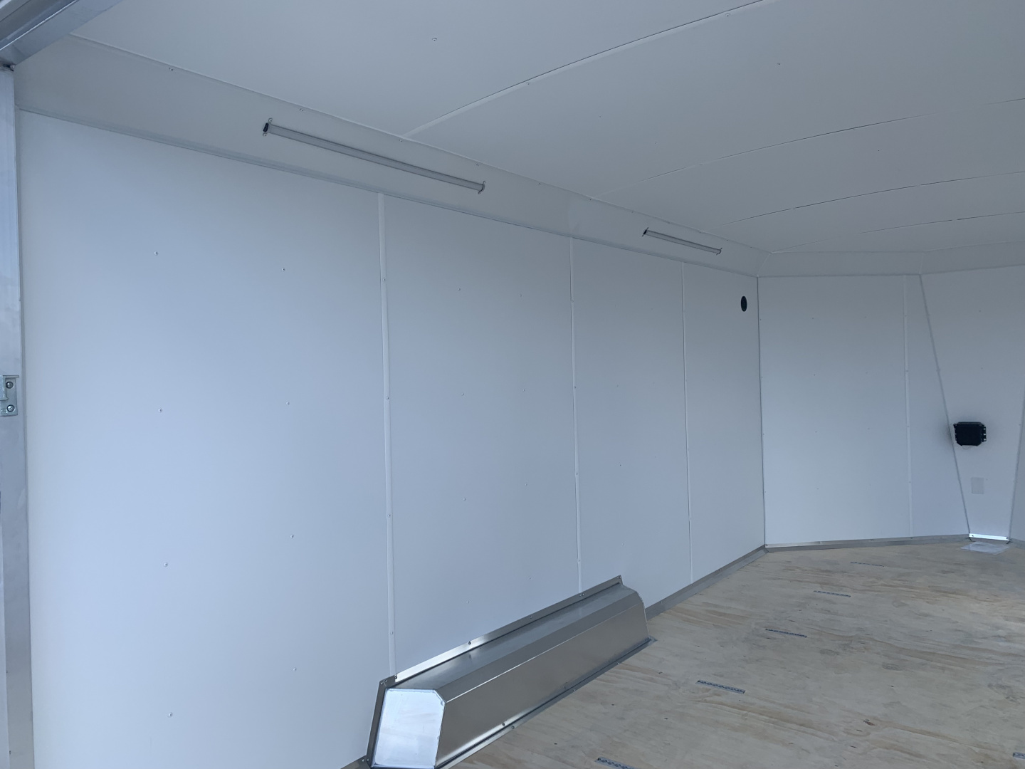 New 2026 NEO Trailers NAUX1685R6 (8.5' X 16') 7K V-Nose Car / Racing Trailer