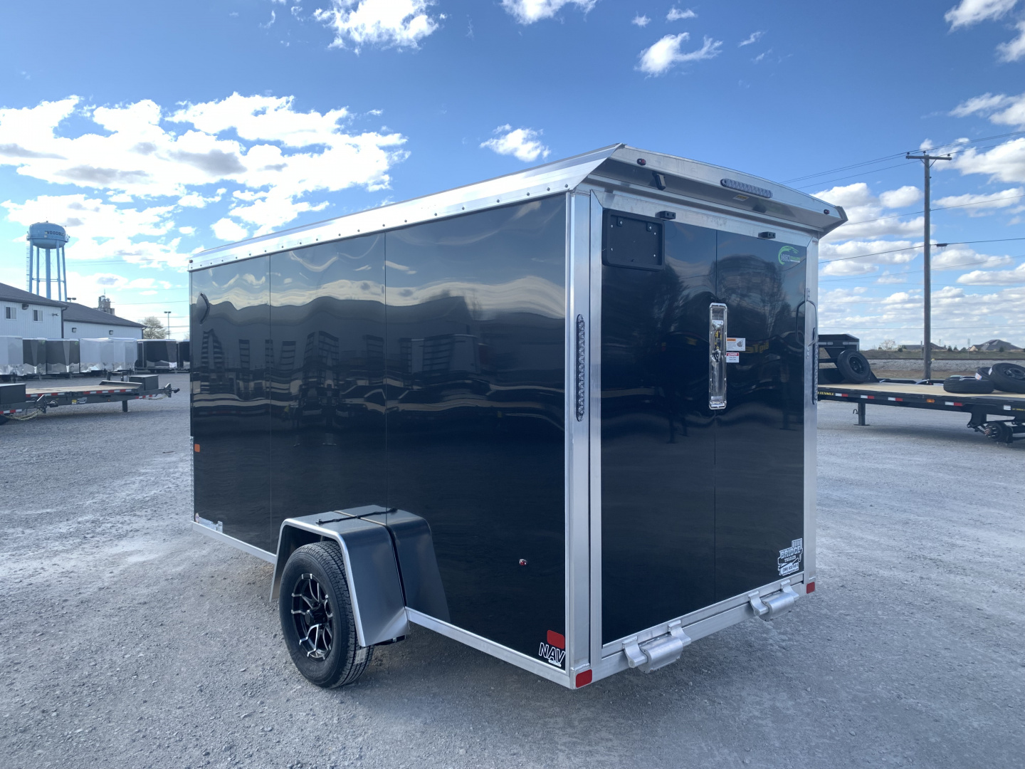 New 2026 NEO Trailers NAV126SR (6' X 12') 2.9K V-Nose Cargo / Enclosed Trailer