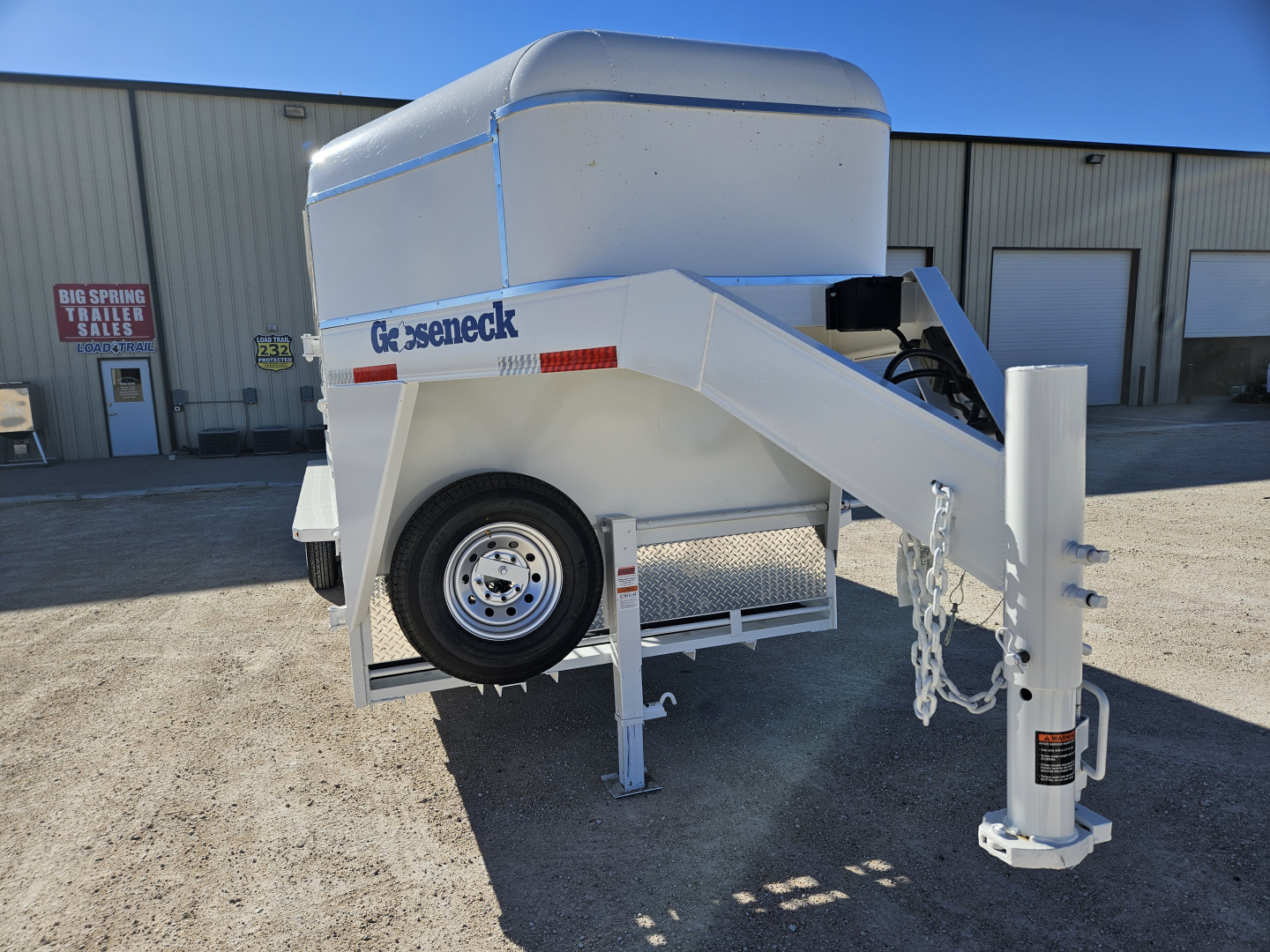 New 2025 Gooseneck Mfg 24' 17.5K Stock Trailer w/ Rubber Cleated Foor