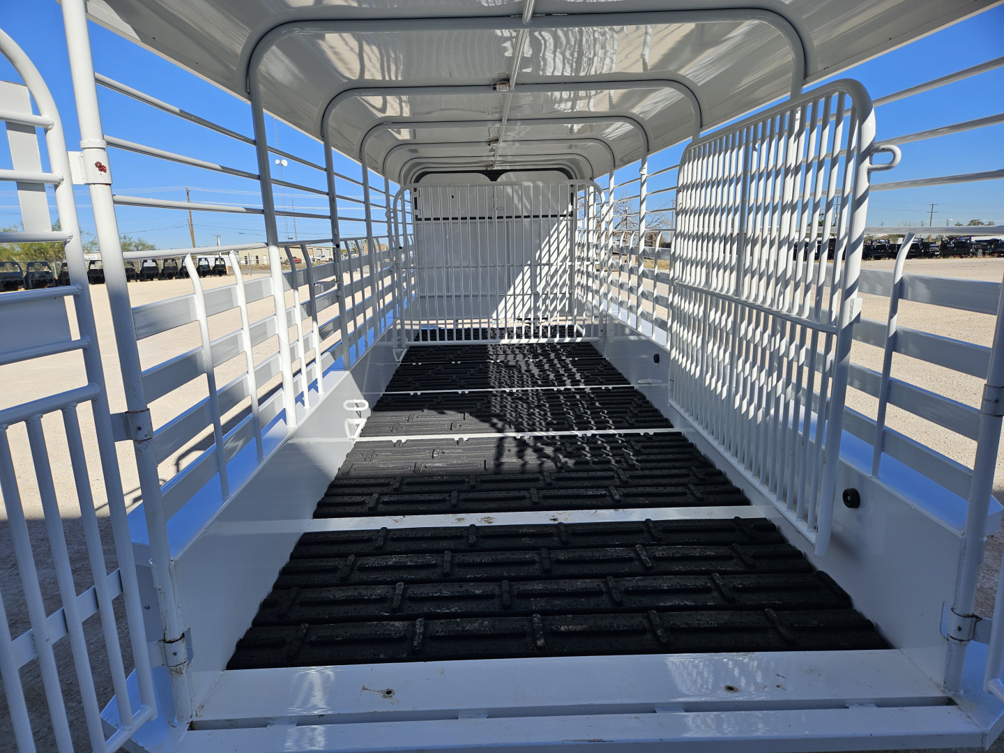 New 2025 Gooseneck Mfg 24' 17.5K Stock Trailer w/ Rubber Cleated Foor