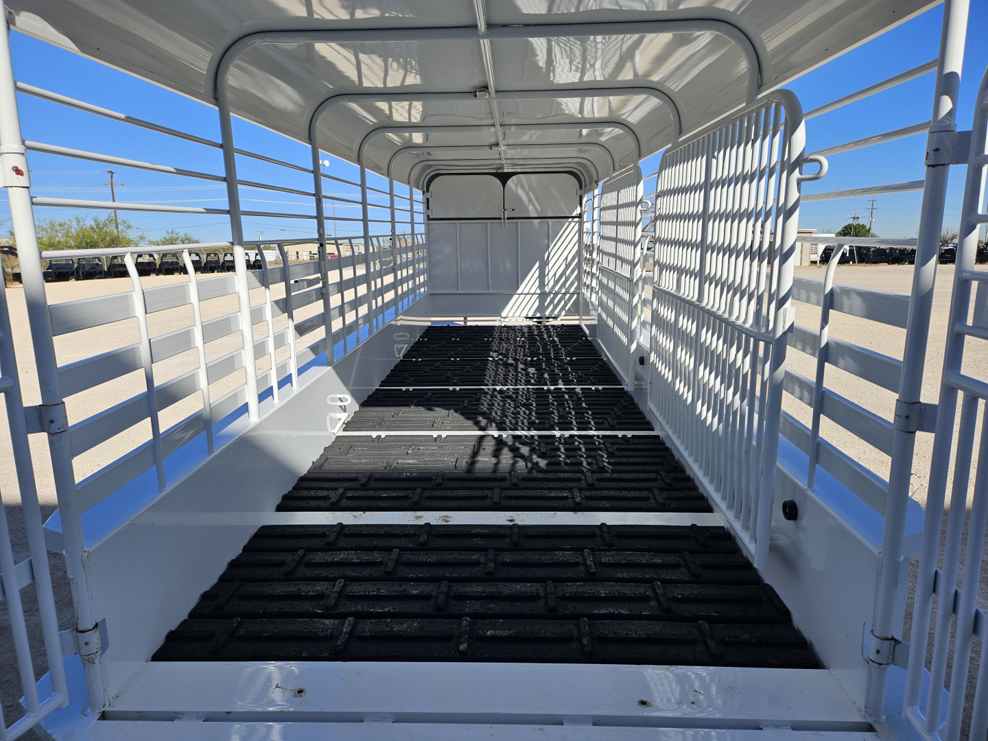 New 2025 Gooseneck Mfg 24' 17.5K Stock Trailer w/ Rubber Cleated Foor