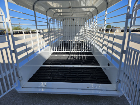 New 2025 Gooseneck Mfg 24' 17.5K Stock Trailer w/ Rubber Cleated Foor