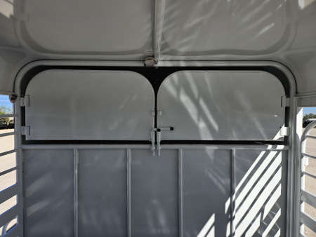 New 2025 Gooseneck Mfg 24' 17.5K Stock Trailer w/ Rubber Cleated Foor