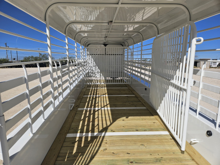 New 2025 Gooseneck Trailer 17.5K 24' Stock Trailer