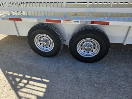 New 2025 Gooseneck Trailer 17.5K 24' Stock Trailer