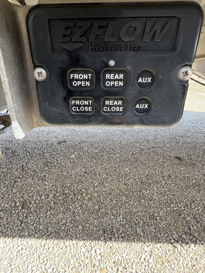 Used 2022 Cornhusker HOPPER Grain Hopper