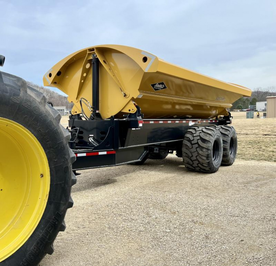 New 2024 SmithCo CP30 Side Dump Trailer