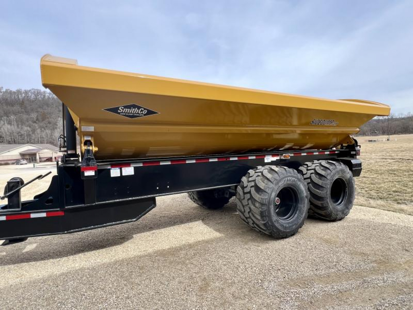 New 2024 SmithCo CP30 Side Dump Trailer