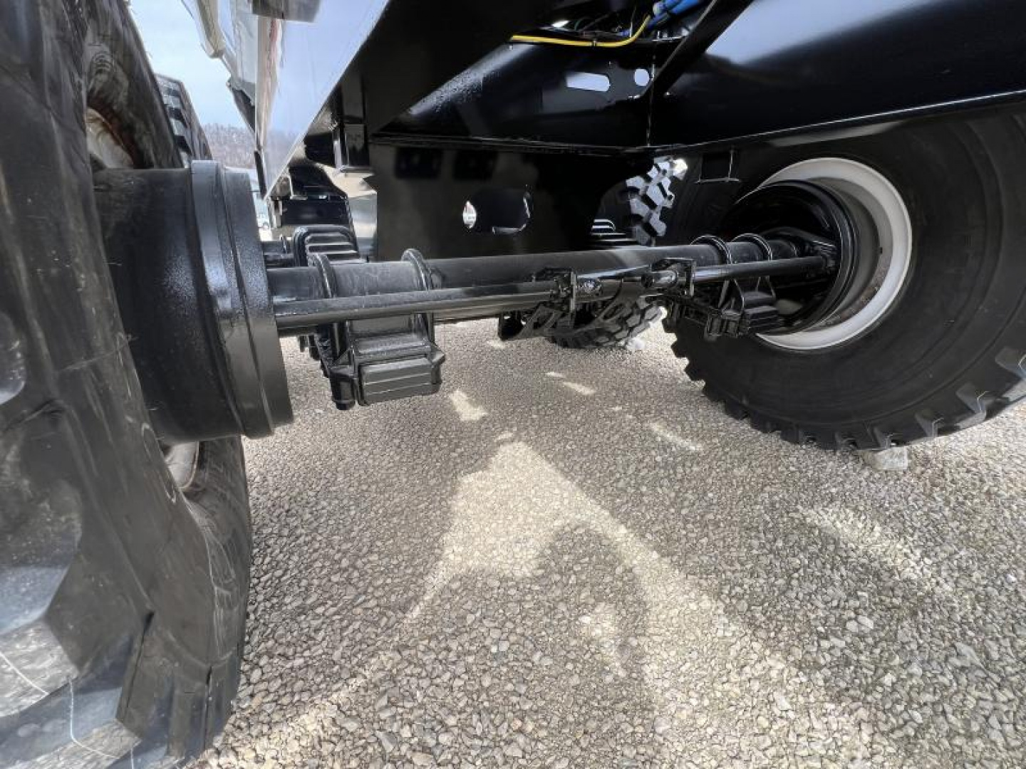 New 2024 SmithCo CPSHV20 Side Dump Trailer