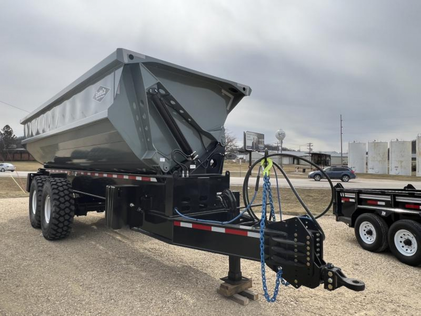 New 2024 SmithCo CPSHV20 Side Dump Trailer
