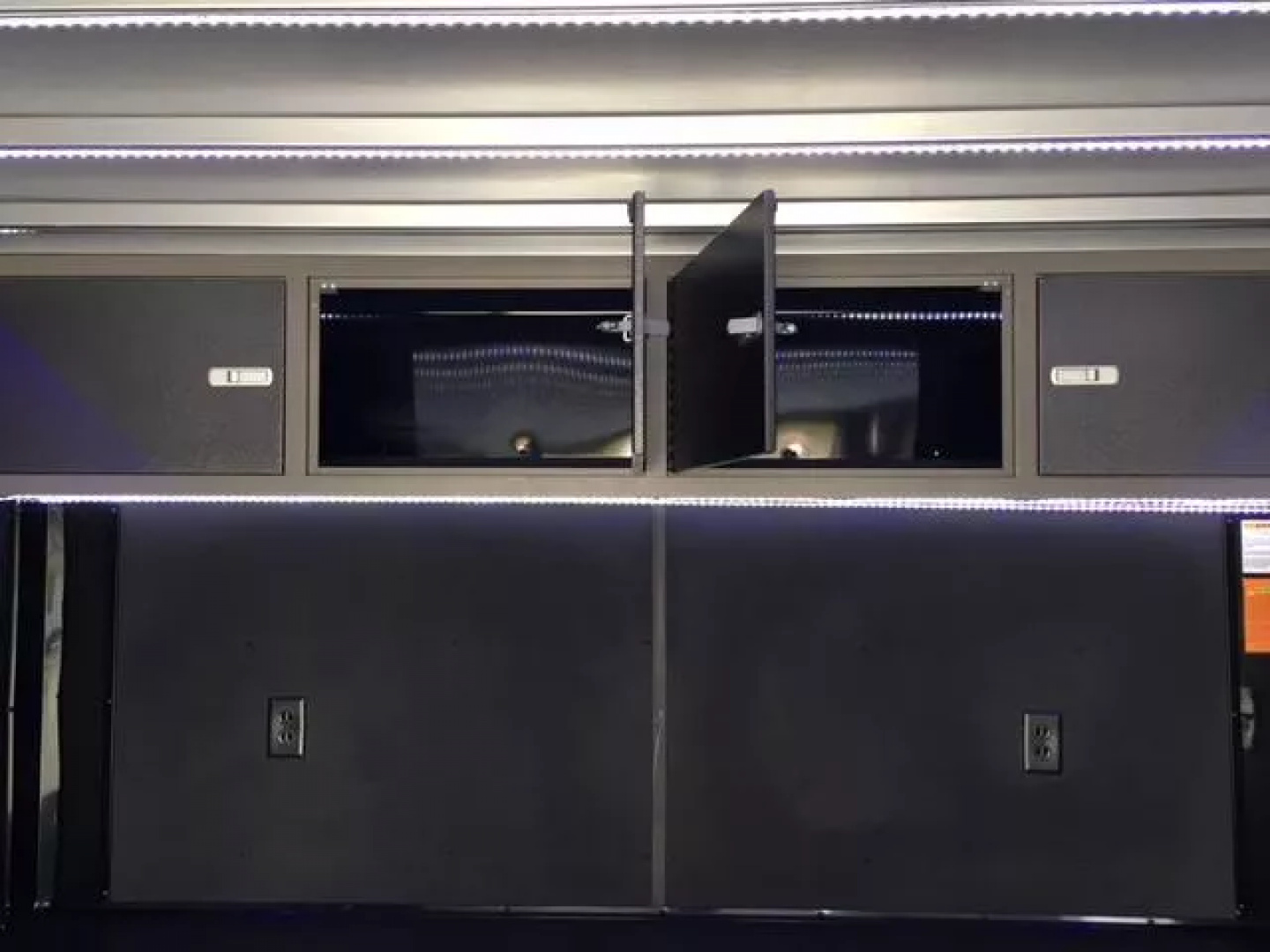 New 2025 Sure-Trac 8.5x20 14K Contractor Pro Enclosed Cargo Trailer