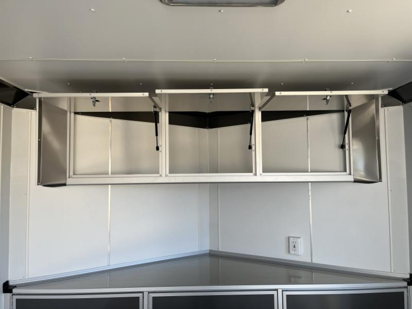 New 2025 Bravo Trailers 8.5 x 26 Scout Performance Trailer