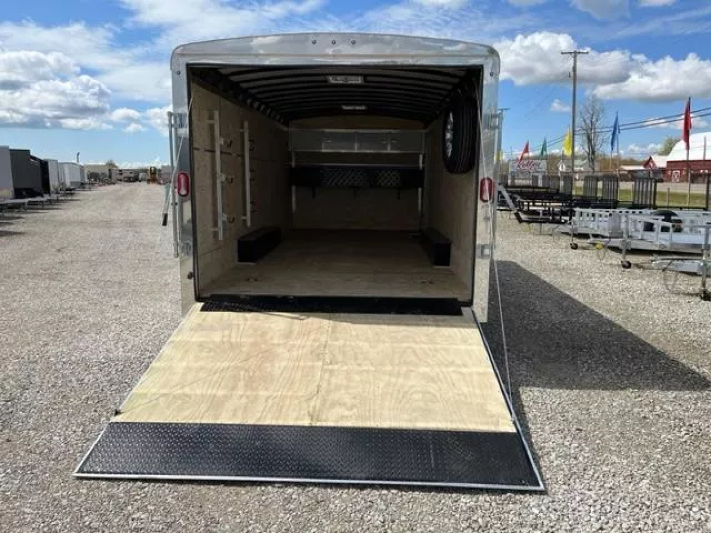 New 2025 Sure-Trac 8.5 x 20 Landscape Pro Enclosed Round Top Cargo Trailer  10K