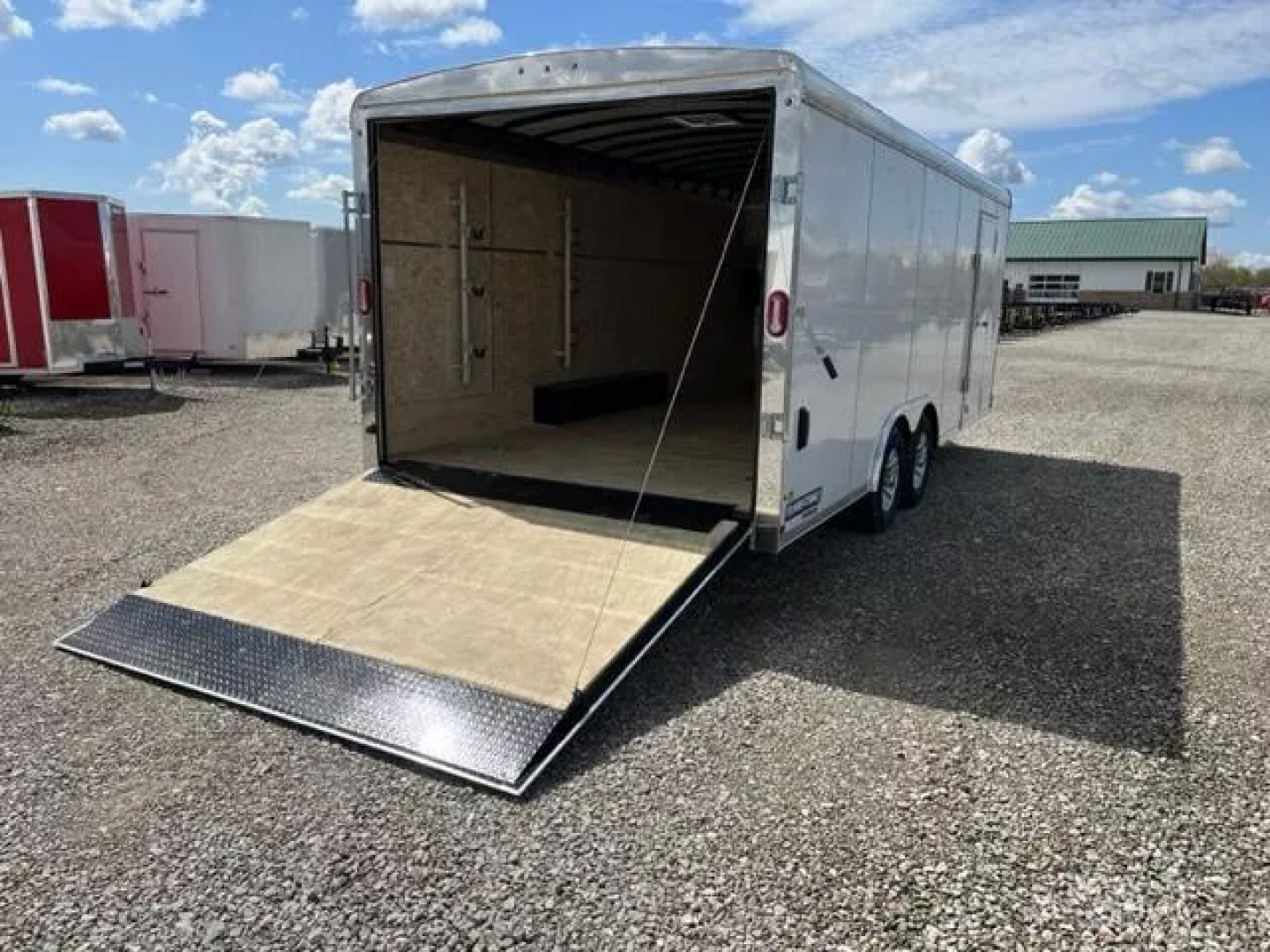 New 2025 Sure-Trac 8.5 x 20 Landscape Pro Enclosed Round Top Cargo Trailer  10K