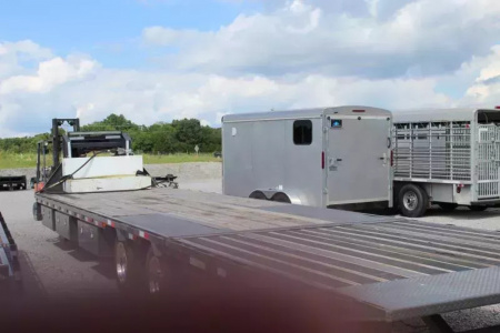 Used 2022 Gooseneck Load Trail Equipment Trailer