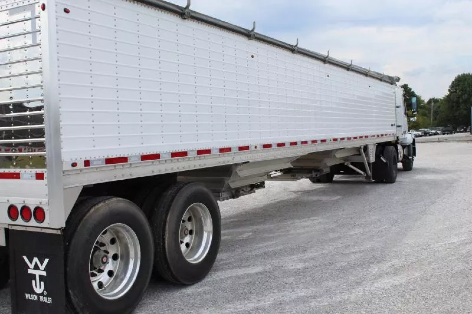 Used 2022 Wilson Trailer Company HOPPER BOTTOM