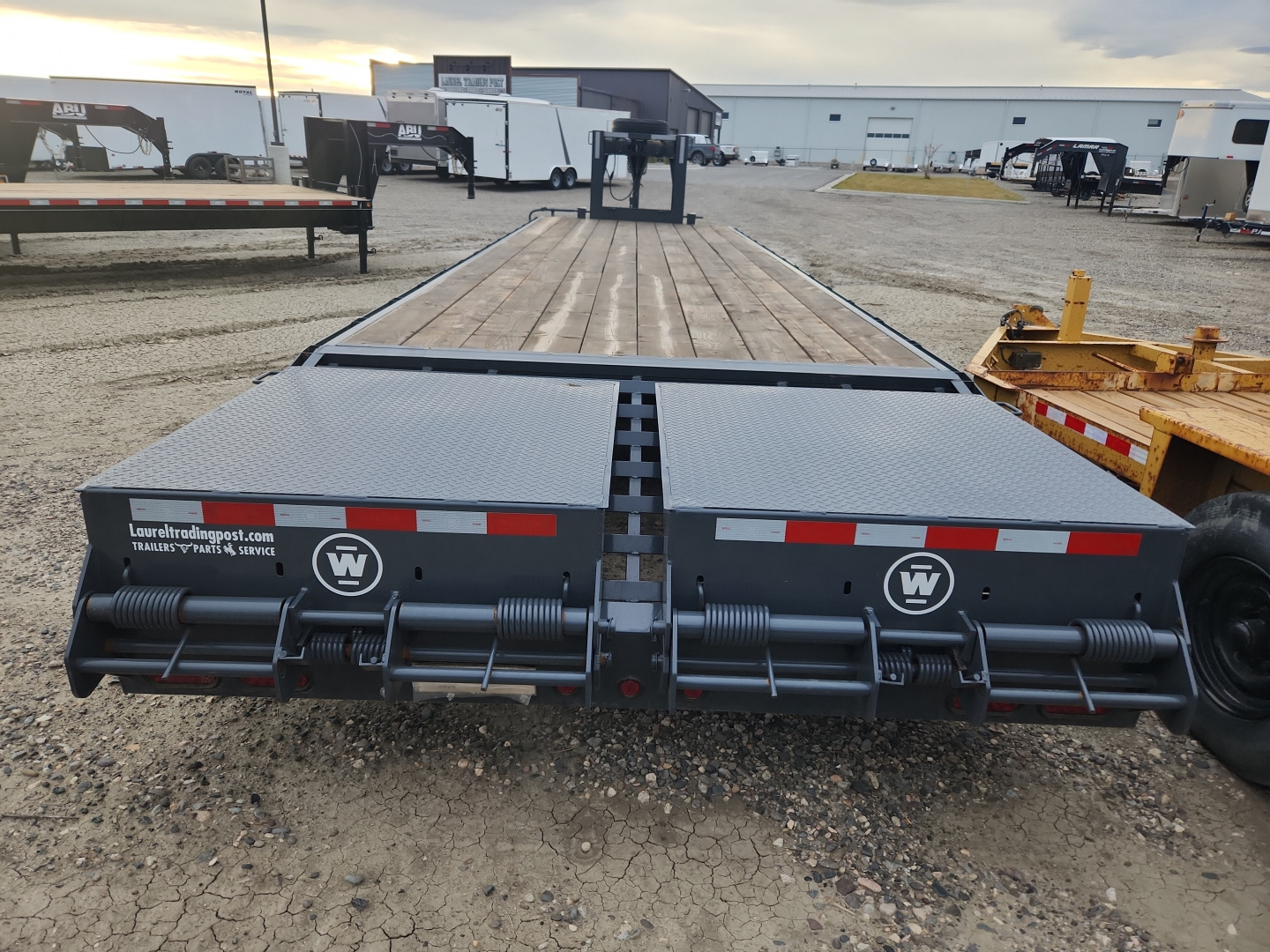 Used 2025 Walton Trailer FBX212-32G Flatbed Trailer 32'