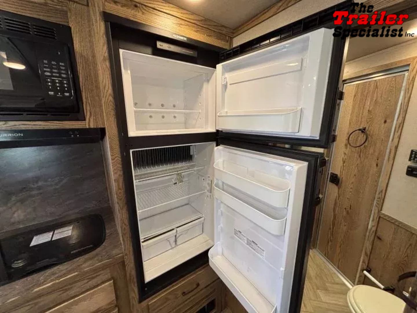 New 2026 Lakota CHARGER STOCK LQ Horse Trailer