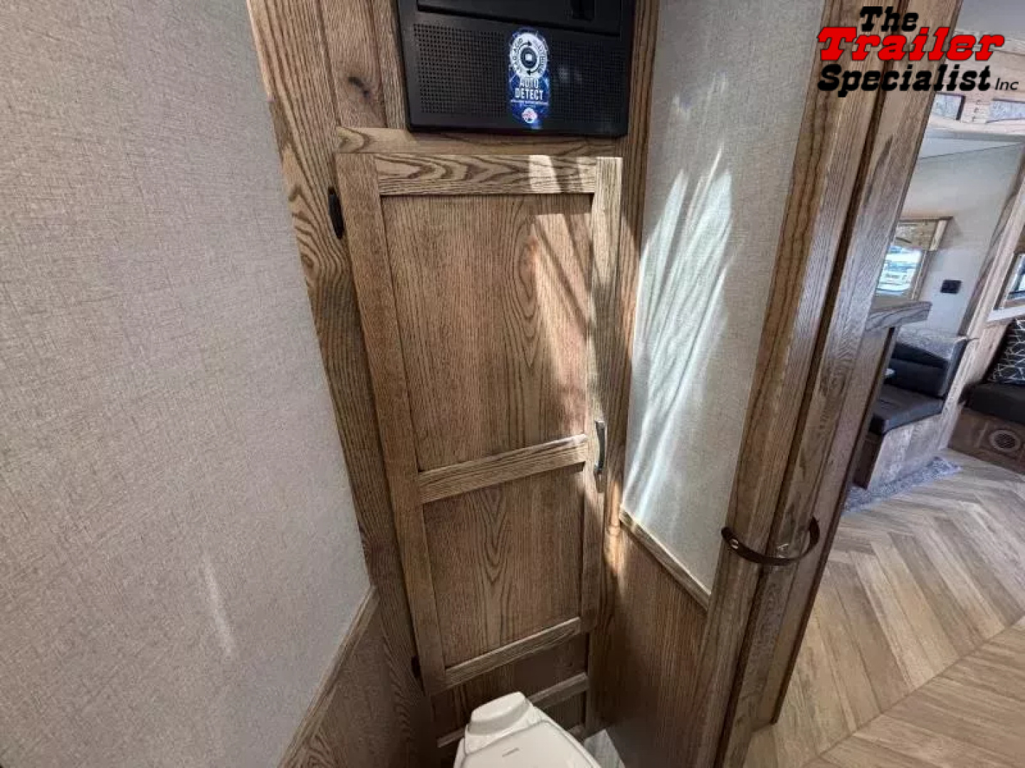 New 2026 Lakota CHARGER STOCK LQ Horse Trailer