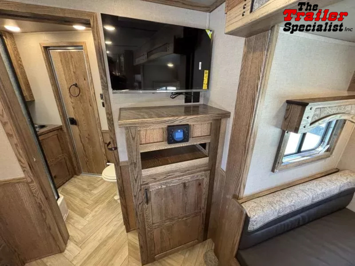 New 2026 Lakota CHARGER STOCK LQ Horse Trailer