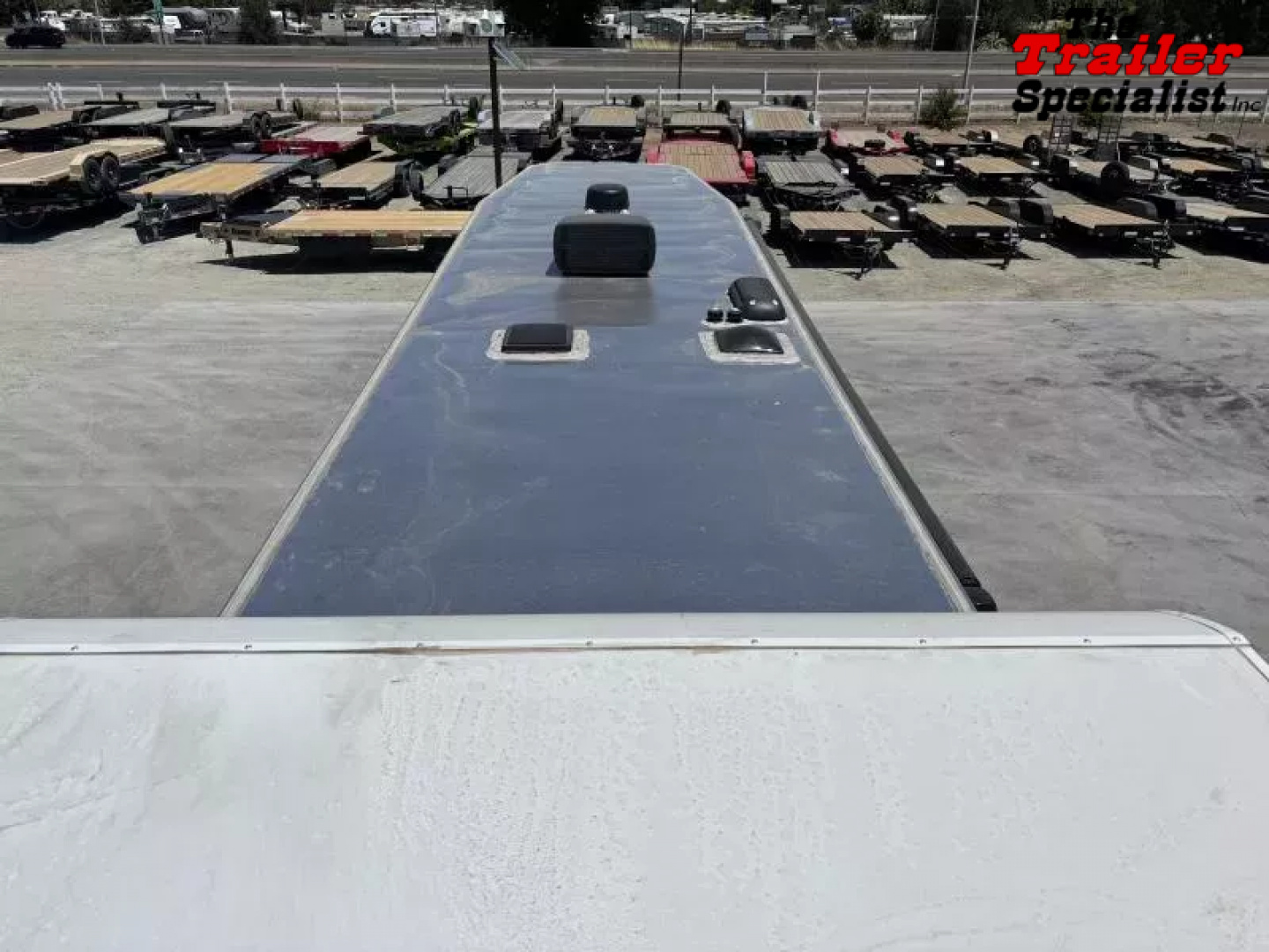 New 2026 Lakota CHARGER STOCK LQ Horse Trailer