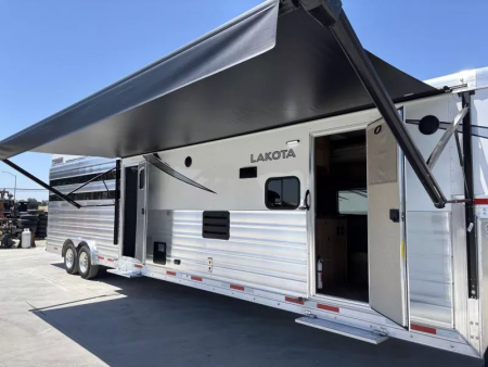 New 2026 Lakota CHARGER STOCK LQ Horse Trailer