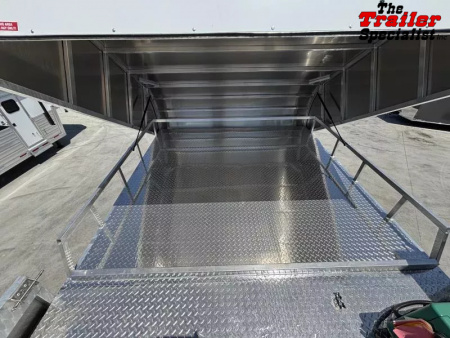 New 2026 Lakota CHARGER STOCK LQ Horse Trailer