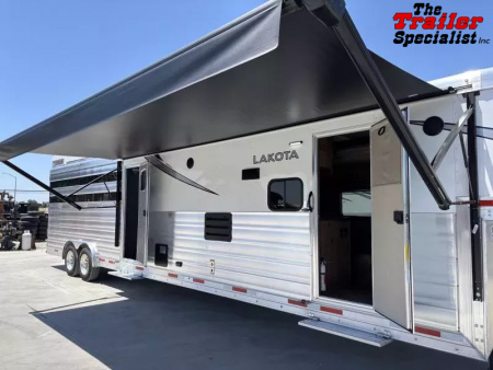 New 2026 Lakota CHARGER STOCK LQ Horse Trailer