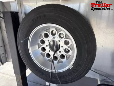 New 2026 Lakota CHARGER STOCK LQ Horse Trailer