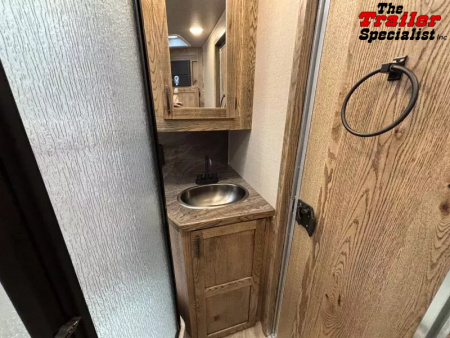 New 2026 Lakota CHARGER STOCK LQ Horse Trailer