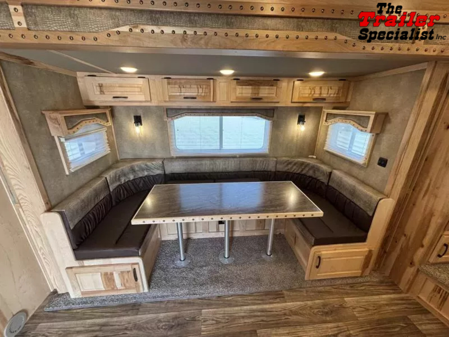 New 2026 Lakota INFINITY 15FT LQ GN 3H SLANT Horse Trailer