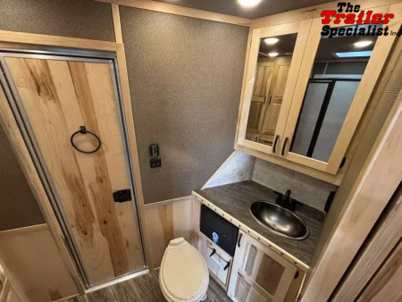 New 2026 Lakota INFINITY 15FT LQ GN 3H SLANT Horse Trailer