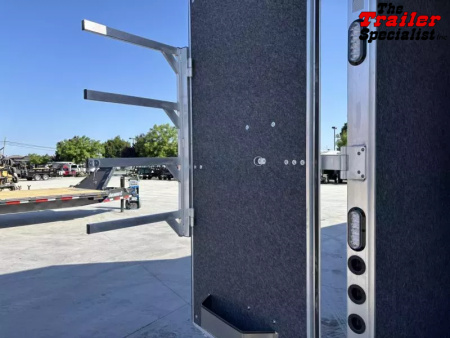 New 2026 Lakota INFINITY 15FT LQ GN 3H SLANT Horse Trailer