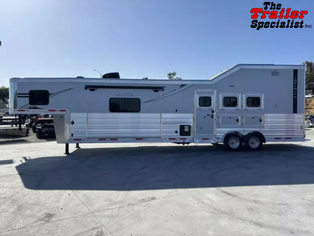 New 2026 Lakota INFINITY 15FT LQ GN 3H SLANT Horse Trailer