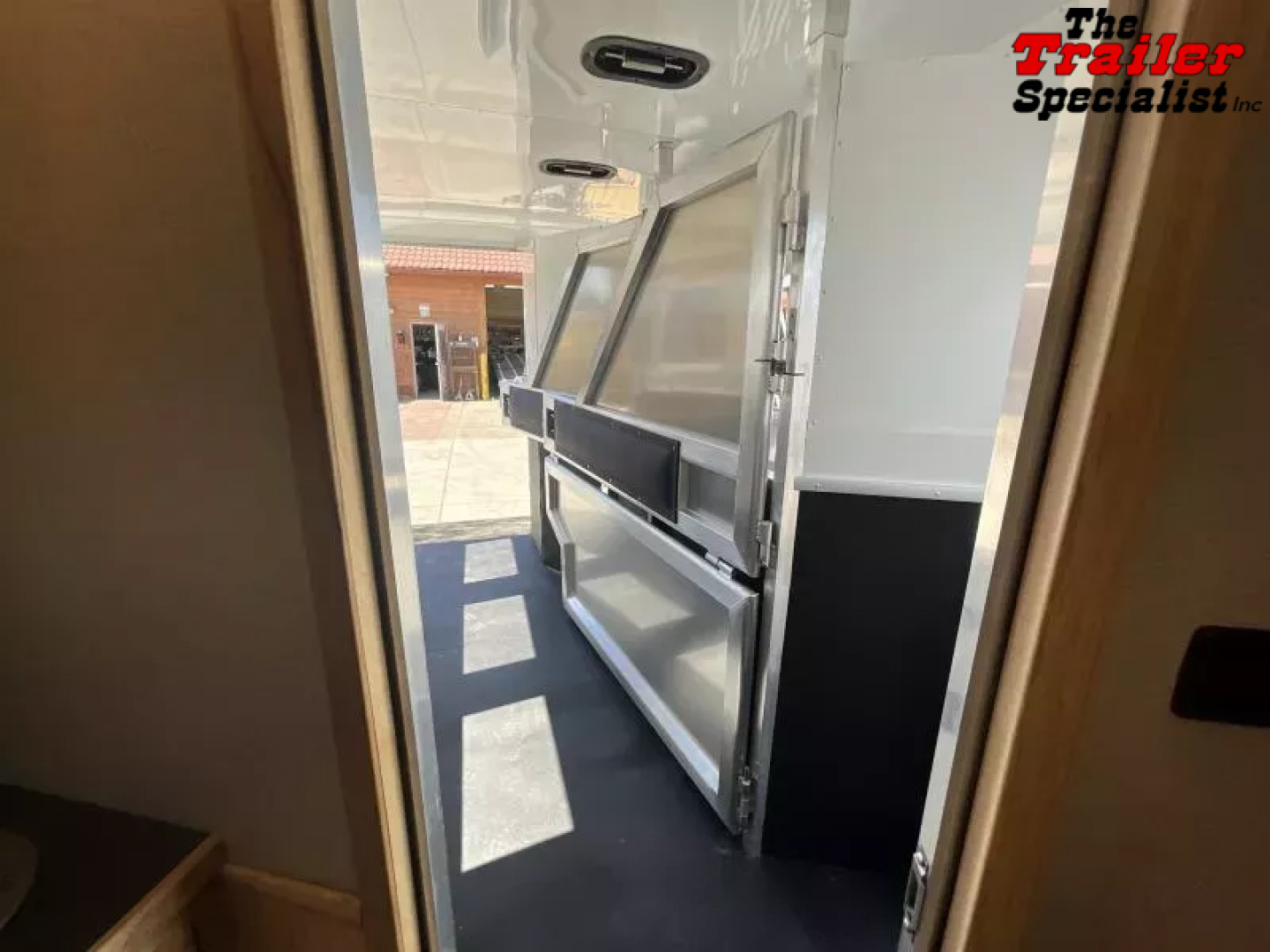 New 2026 Lakota COLT 13FT LQ 3H SLANT GN Horse Trailer