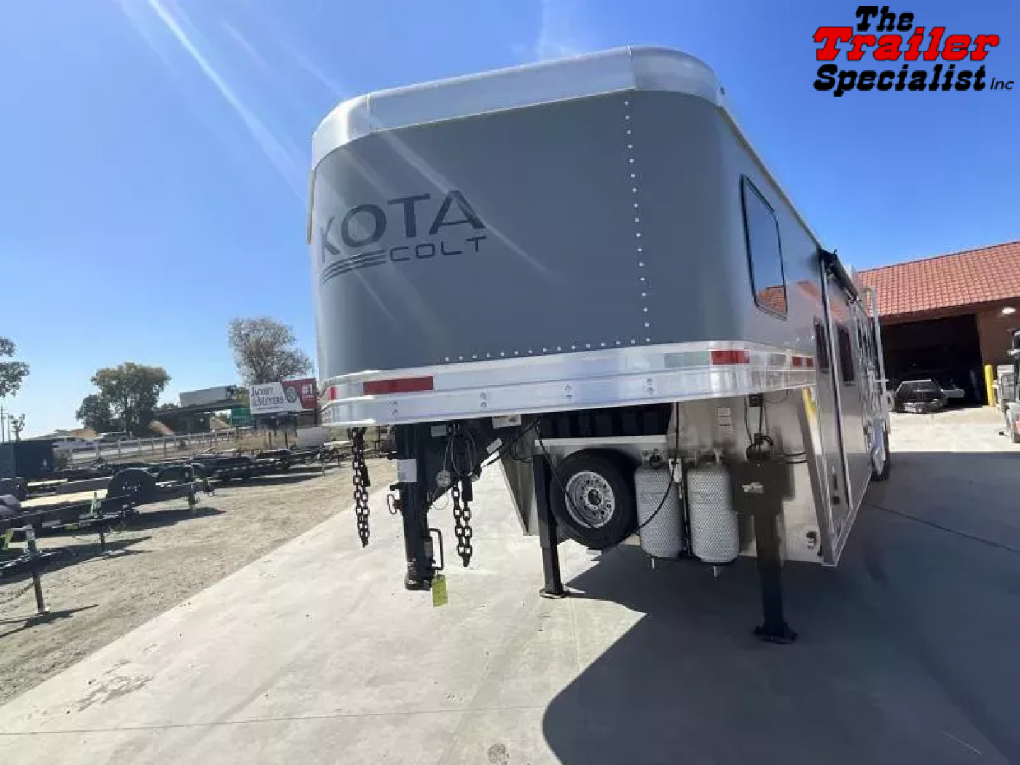 New 2026 Lakota COLT 13FT LQ 3H SLANT GN Horse Trailer