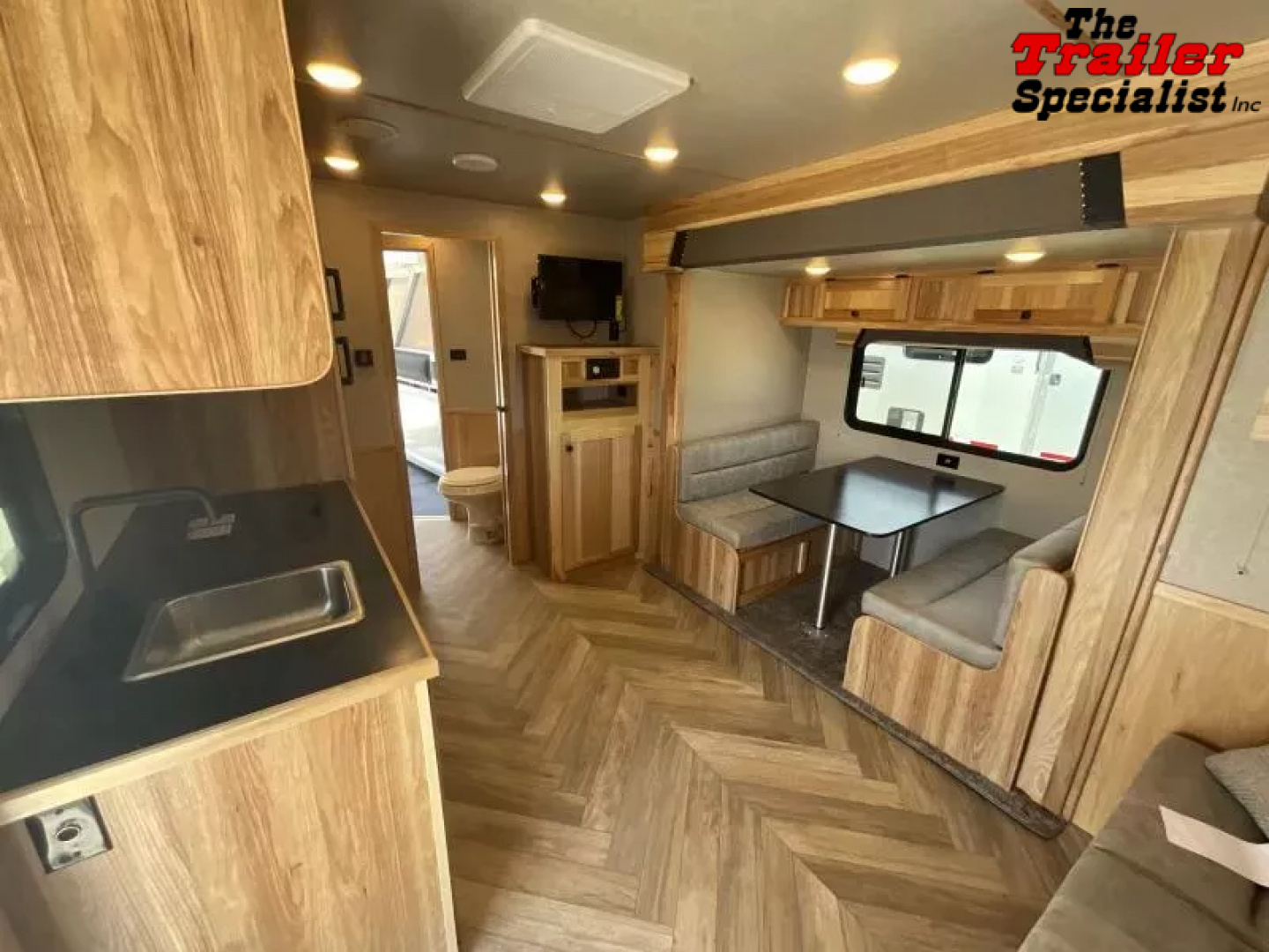 New 2026 Lakota COLT 13FT LQ 3H SLANT GN Horse Trailer