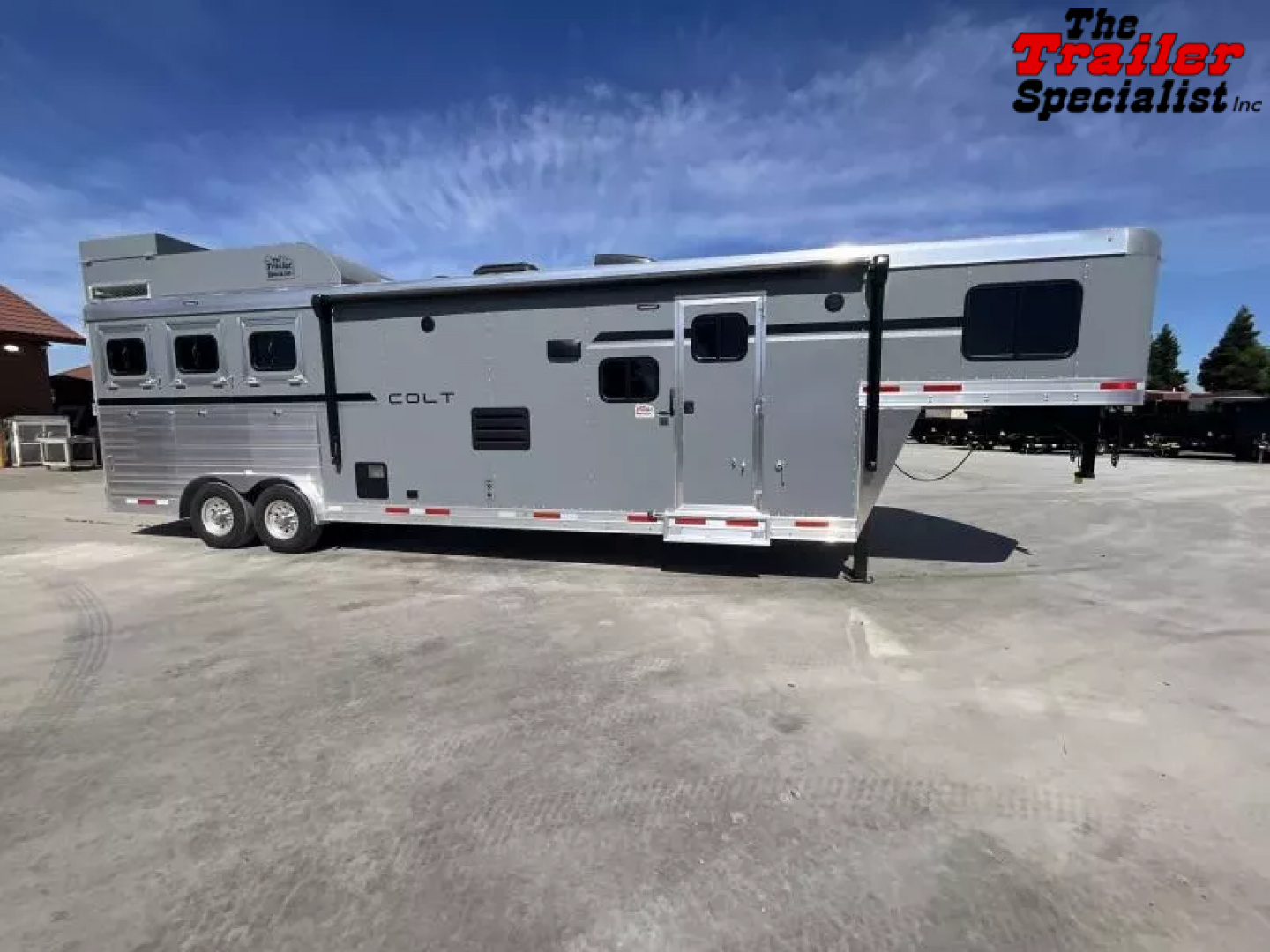 New 2026 Lakota COLT 13FT LQ 3H SLANT GN Horse Trailer